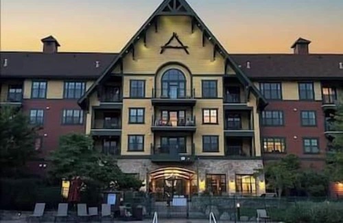 Vernon Condo | Ski-In/Ski-Out, Waterpark & Biking fun- Just Steps Away!