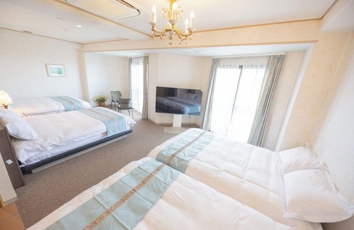 Sanmu Hotel | Breakfast included Accommodates up to 8 people /Sanmu Chiba