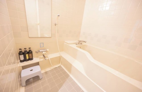 Sanmu Hotel | Breakfast included Accommodates up to 8 people /Sanmu Chiba