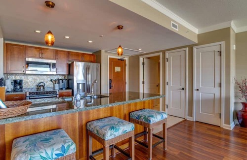 Kaanapali Condo | Maui Resort Rentals: Hokulani 605 – Premier 6th-Floor Oceanview Penthouse | Closest 2BR Column to the Ocean!