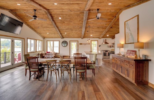 Averill Park House | Rustic, Modern, Great for Groups! Crooked Lake Gem