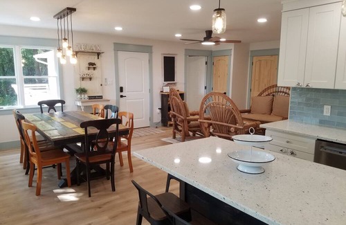 Hiawassee House | Lakefront Retreat on Chatuge – 2 Min to Town w/Mother-in-Law Suite- sleeps 10