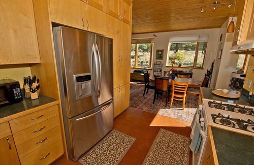 Baca Grande House | White Lotus House - 2 BR, 2.5 Bath Luxury Sanctuary in Crestone, CO