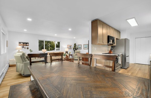 Northeast Anchorage House | Spacious, bright 5-bedroom in Anchorage with hot tub & great outdoor space!