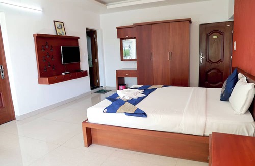 Nedumudy Resort | Riveria Adventures Waterfront Resorts with modern comfort & paddy-view stays