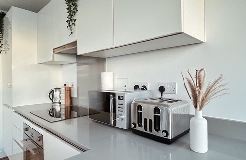 West Harrow Apartment | Luxury Penthouse in Harrow | 2BR | Gym | Games | Lounge | Free Parking