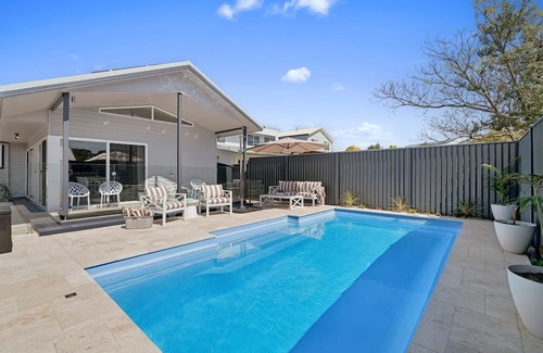 Sawtell Cottage | Endless Summer Sawtell – Pool, Sleeps 6, Fun!