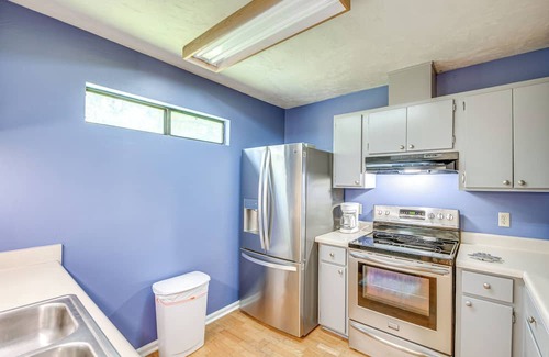 Tallahassee House | Quiet & Convenient Tallahassee Home, 4 Mi to Lake!