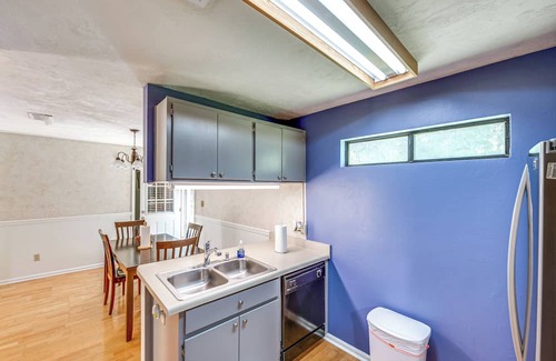 Tallahassee House | Quiet & Convenient Tallahassee Home, 4 Mi to Lake!