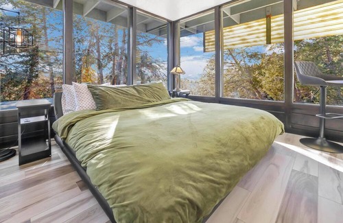 Hagerman Resort | AMAZING Luxury Retreat with Private fresh spring ponds & Sauna! Sleeps 23