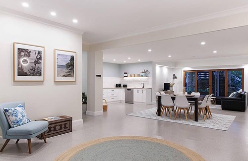 Doonan House | The Doonan House - Waterslide, Spa & Pool!