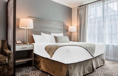 Cannonborough Elliotborough Resort | Bluegreen's King 583 Resort - Studio – Charleston Charm Meets Modern Luxury