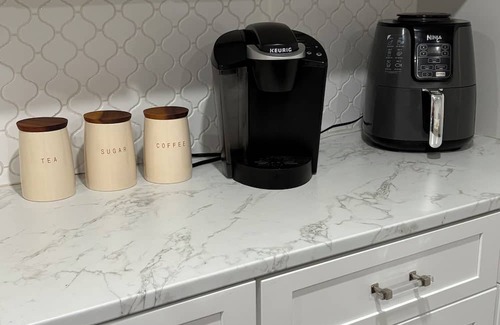 Weymouth Apartment | Only 20 minutes from boston/Guesthouse right off the exit , close to everything