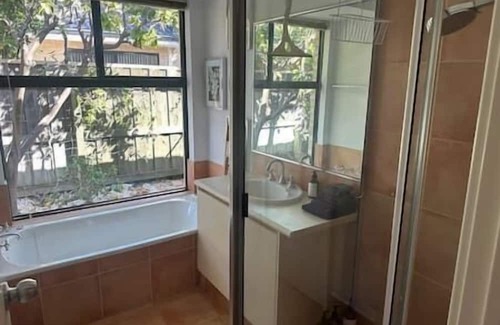 Wembley House | Spacious 4-Bedroom Villa – Close to Hospitals, Schools & CBD