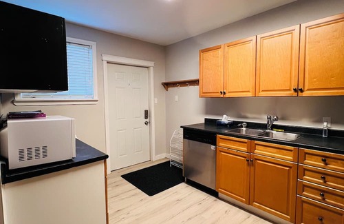 Medicine Hat House | Clean 2-bedroom house in Downtown with 1Gbps