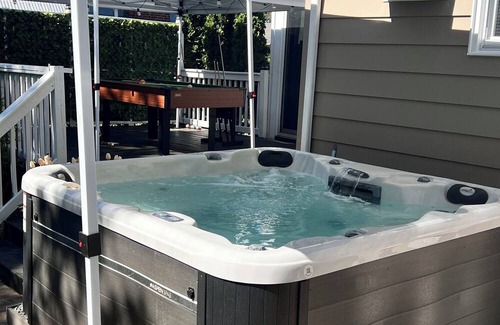 Manville House | Unwind at this 1 room and access to pool table,Netflix, outdoors hot-tub, gazebo