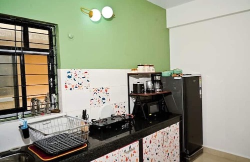Benaulim Bed & Breakfast | Styled midcentury apartment with huge terrace. 5 minute walk to the beach!
