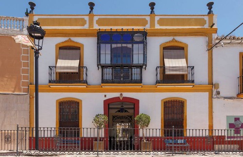 Pizarra House | Back house in Andalusian townhome in wonderful Pizarra with AC