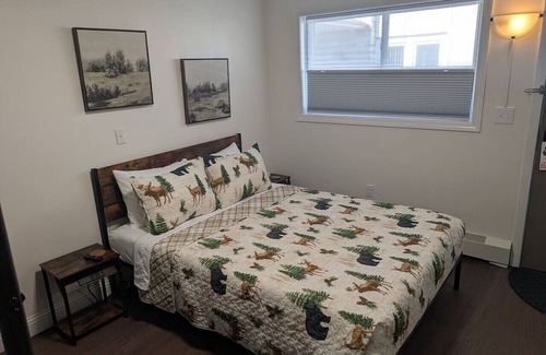 Canaan Apartment | South of the Border VT Room 6