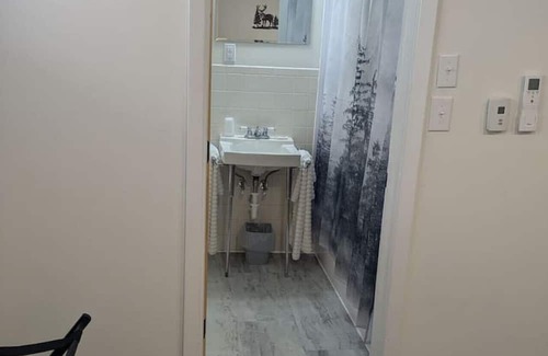 Canaan Apartment | South of the Border VT Room 6
