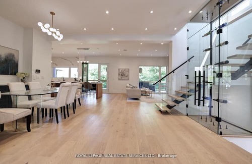 Etobicoke House | Luxury Executive Home close to Golf Course