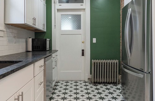 Edgewood House | Spacious 2BR in Quiet Duplex | Near CMU | Frick Park | Downtown