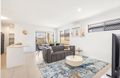 Logan Reserve House | Modern 3BR Family Home | Near Shops &Easy Brisbane