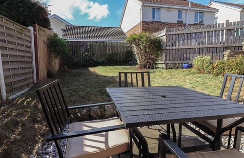 Harrogate Cottage | PEBBLE ROCK, pet friendly, character holiday cottage in Harrogate