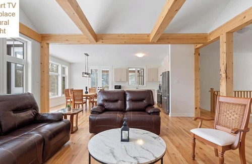 Dwight House | Muskoka Adventure Base Bike Hike Campfires - Forest View Cottage