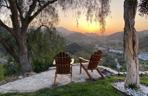 Thousand Oaks House | 808 Retreat -A Tranquil Oasis