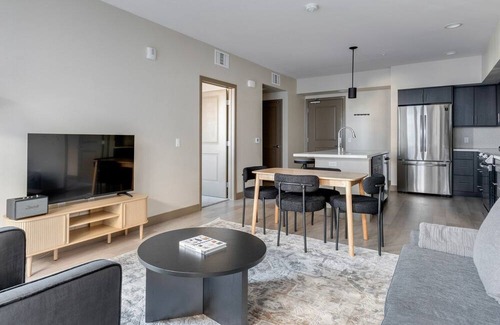 Burlingame Apartment | Blueground | Lyon Hoag, rooftop, nr Bayfront Park