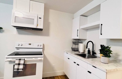 Riverview House | New and Modern Suite in Bristol Riverview