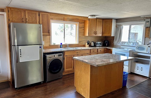 Five Islands Cottage | Private Cozy Acreage in nature (pets welcome)