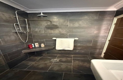 Blaenavon Bed & Breakfast | Blaenavon | UNESCO Countryside Wellness Escape | Pool, Sauna, Ice Bath