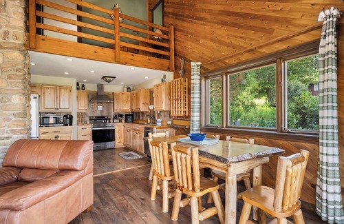 West Valley Cabin | Family-Friendly Cabin with Heated Pool & Sauna