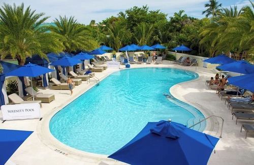 Captiva Hotel | Family-Friendly Comfort! Bay View Unit w/Balcony | Outdoor Pool | Free Parking