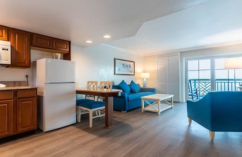 Captiva Hotel | Ocean View 1BR w/Private Balcony – Perfect Family Retreat! | Parking | Pool