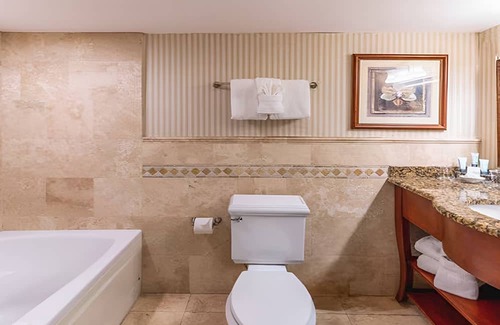 Captiva Hotel | Waterfront Charm: Scenic Gulf View Balcony Studio | Pool | Parking | Near Beach