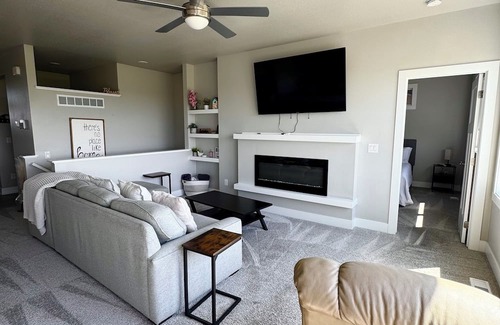 Ankeny House | Charming 4-bedroom house in Ankeny with AC