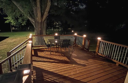 Anderson Cottage | Private Deck + Yard - Sleep Number Bed for comfortable stay 💕
