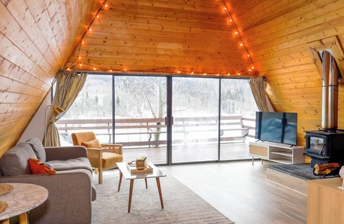 Kremmling Cabin | Peaceful A-Frame Cabin - Great Views with Hot Tub