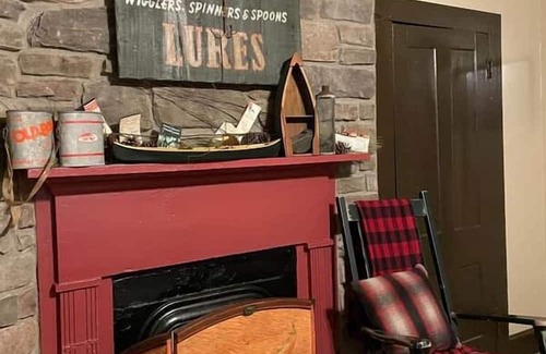 Meadow Bridge House | Riverfront Cabin - Steps Away from the New River