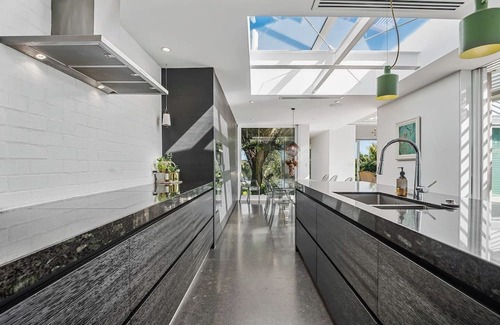 Westmere Apartment | Westmere Luxury | w Pool | by Furnished Rentals