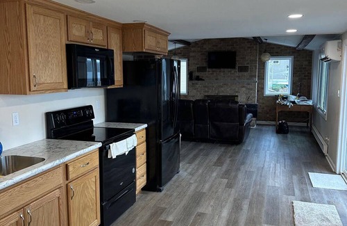 Holcombe House | Charming 1-level, 2-Bedroom Lakeside Retreat on Lake Holcombe