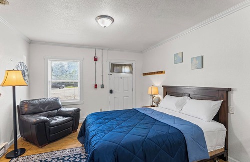 Paola Apartment | Studio Apartment Charming Kansas Hideaway Near Downtown w/Parking