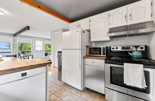 Calabogie Cottage | Escape to Four Seasons at Calabogie, a cozy chalet that welcomes you year-round!