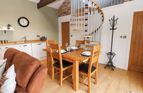 Lofthouse Cottage | THE WARREN BARN, pet friendly, with a garden in Kirkby Malzeard