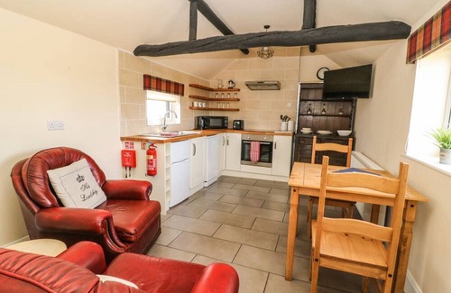 West Heslerton Cottage | COWSHED COTTAGE, pet friendly, with a garden in Rillington