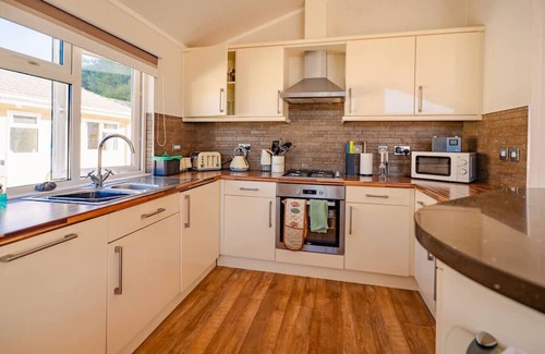 Narberth Cabin | Woodland Retreat near Wiseman's Bridge Beach - Pet-Friendly & Sleeps 6