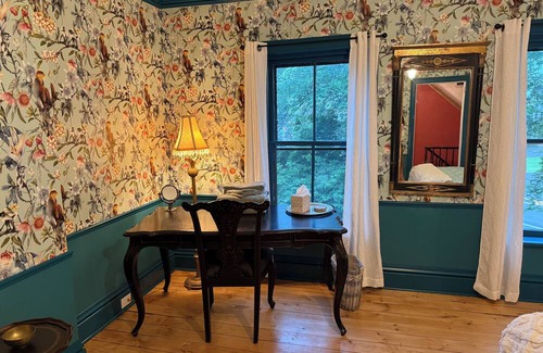 Seneca Falls Villa | The Gould Residence & The Knapp Retreat